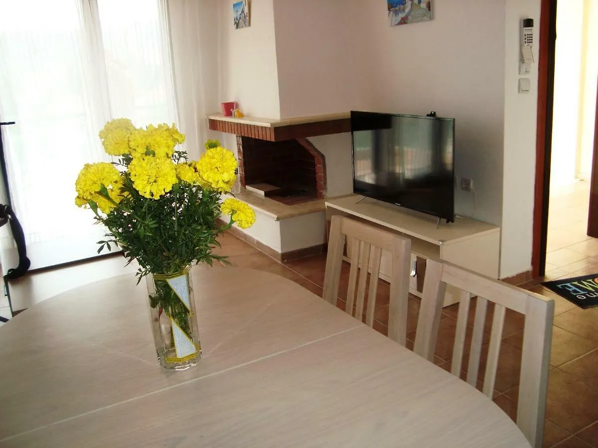Apartment For Family Kriopigi 0*,