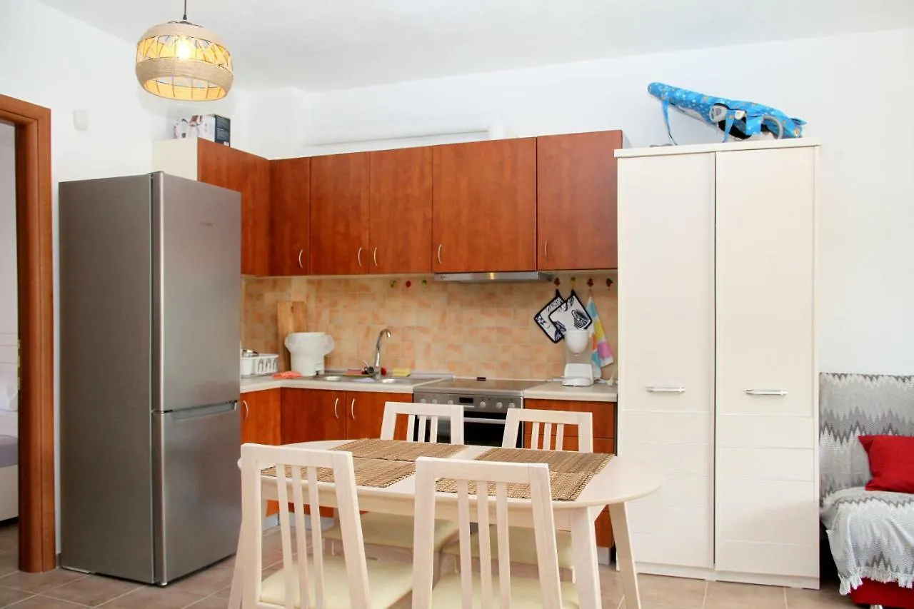 Apartment For Family Kriopigi
